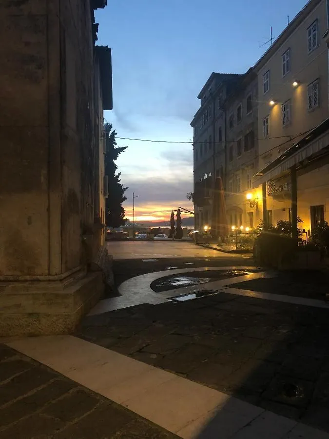 Apartment Pula Mon Amour 0*,