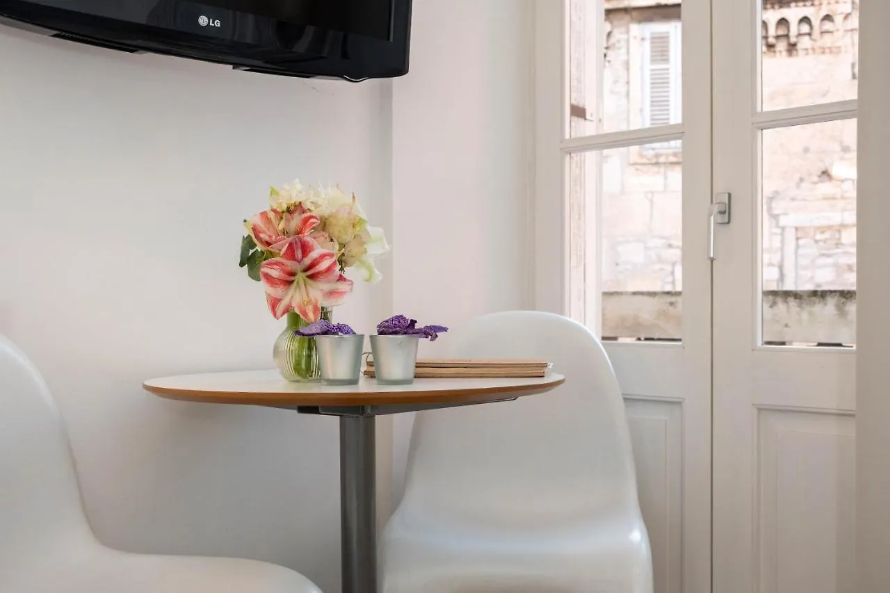 Apartment Pula Mon Amour 0*,  Croatia