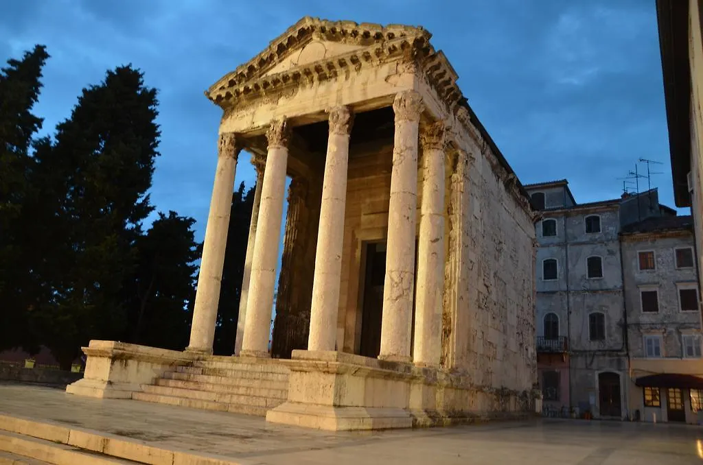Apartment Pula Mon Amour